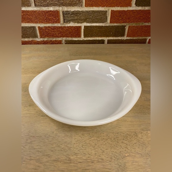 VIntage Glasbake‎ 9" pie plate milk white with handles, textured bottom - Picture 1 of 6